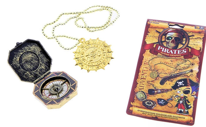 Игровой набор пирата Карибского моря. Компас Джека-Воробья + медальон золотой монеты. Для детей от 3-х лет. Пластик.
